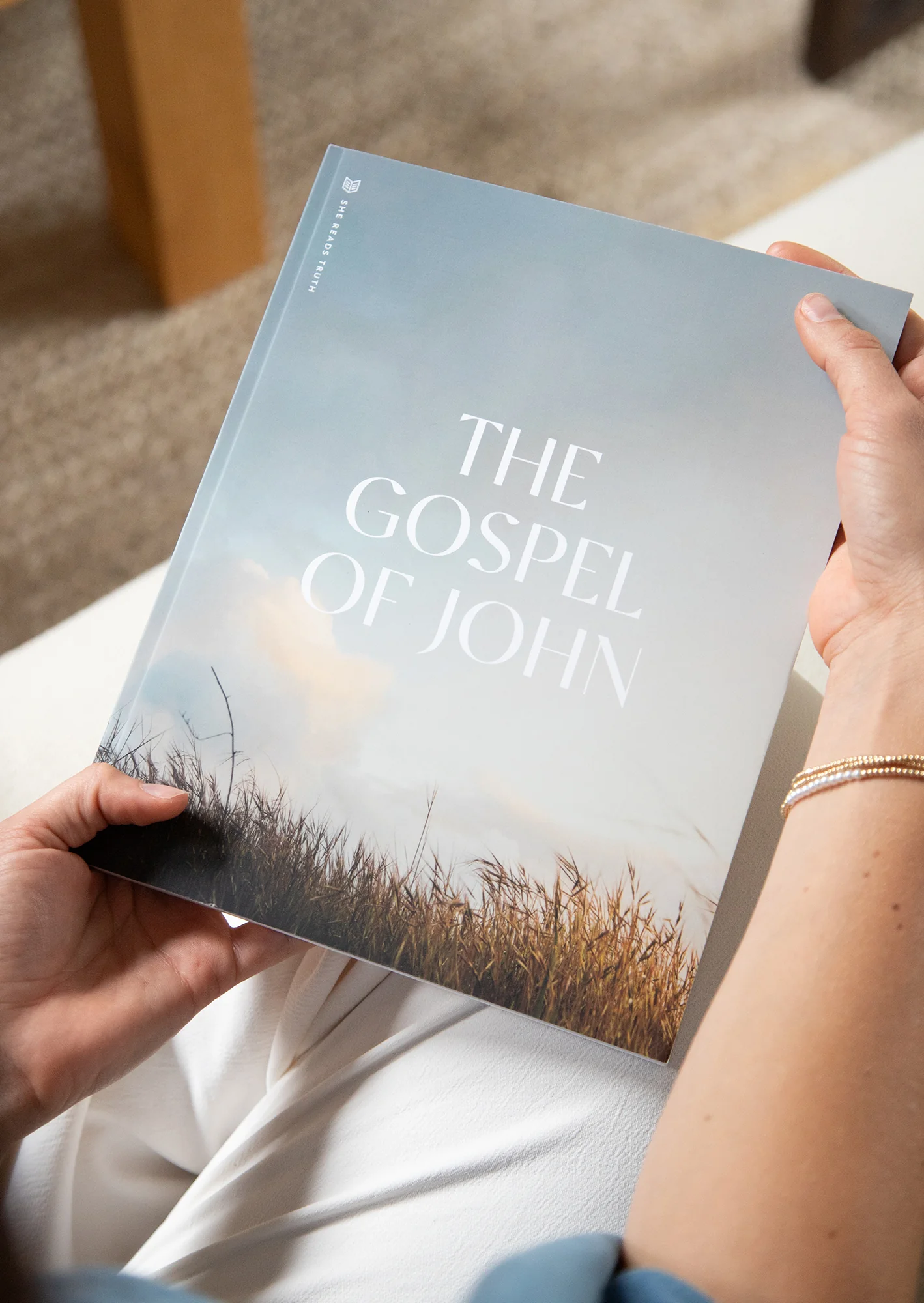 John Women's Reading Guide - Image 2